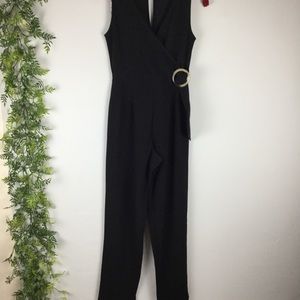 Women’s casual waist drawstring V- neck jumpsuit.
